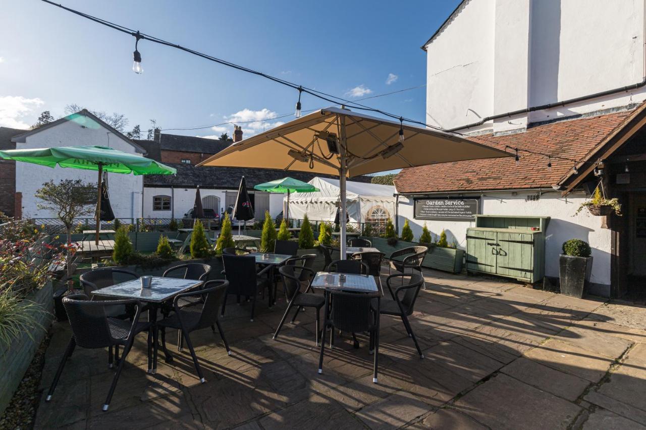 The Littleton Arms Hotel Penkridge Luaran gambar