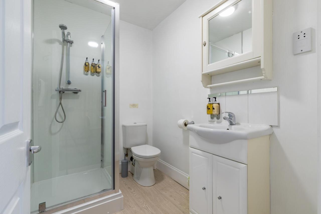 The Littleton Arms Hotel Penkridge Luaran gambar