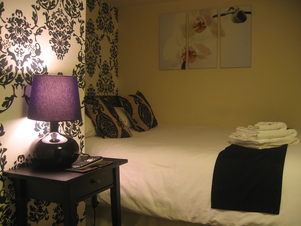 The Littleton Arms Hotel Penkridge Luaran gambar