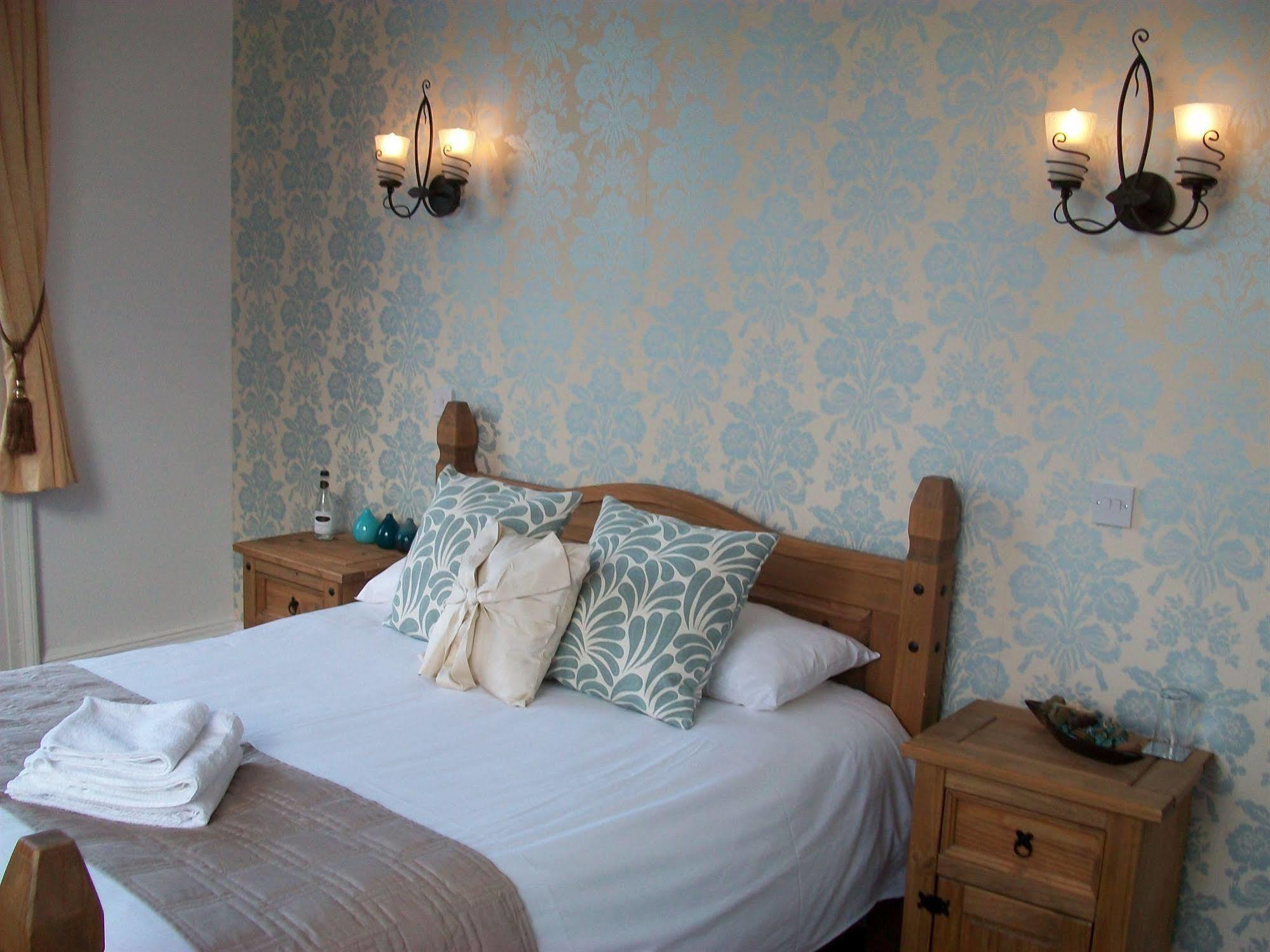 The Littleton Arms Hotel Penkridge Luaran gambar