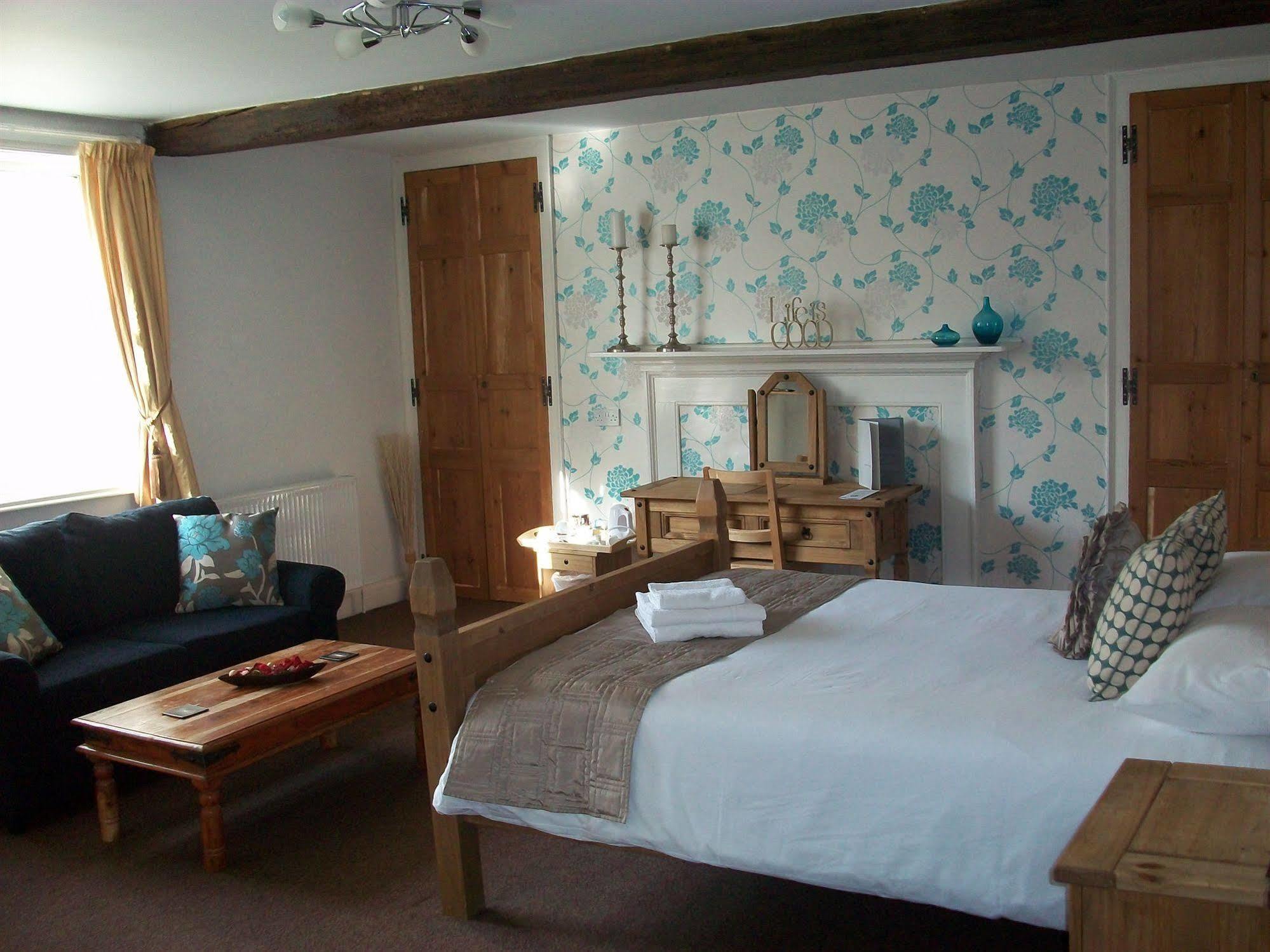 The Littleton Arms Hotel Penkridge Luaran gambar