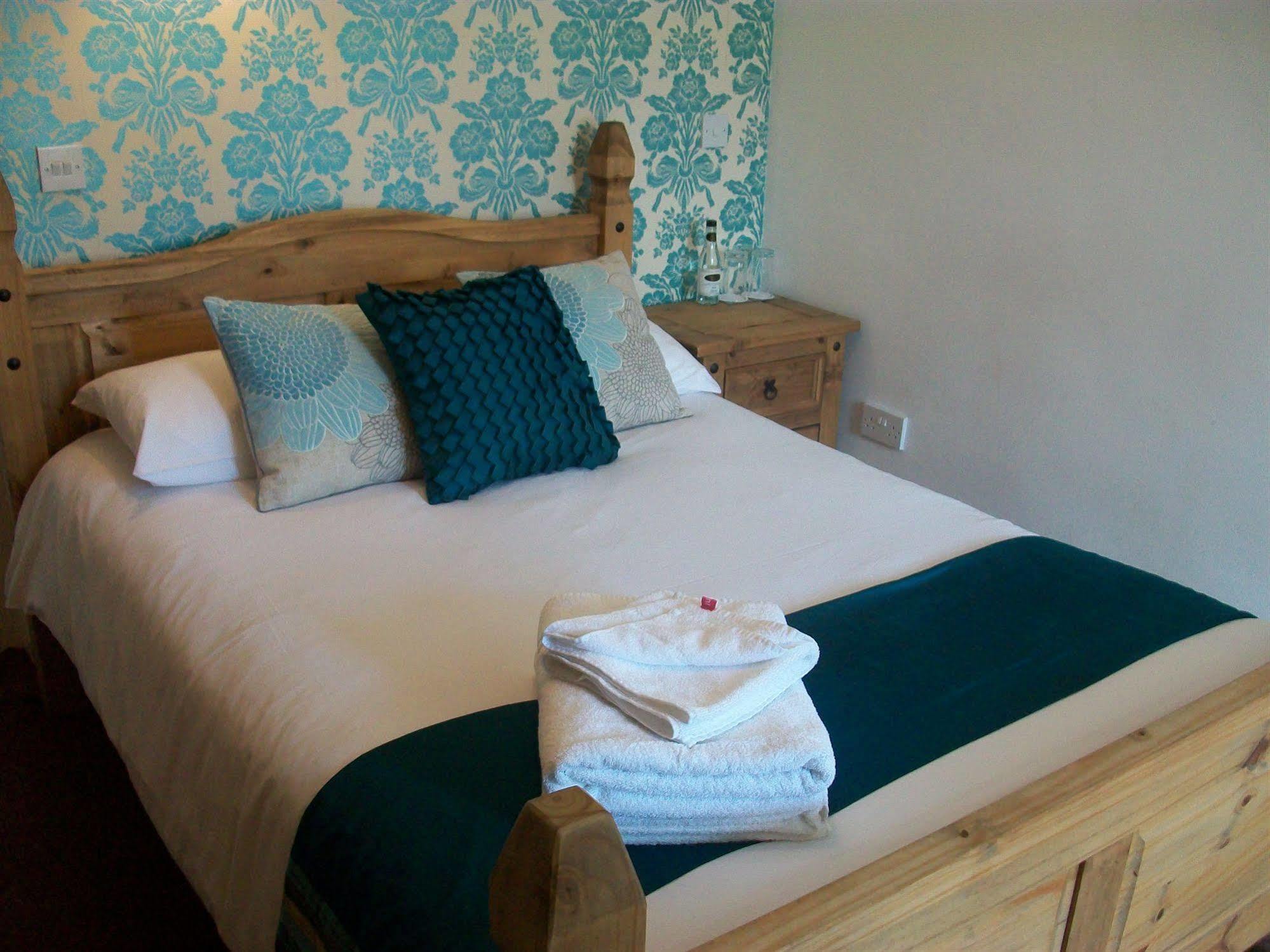 The Littleton Arms Hotel Penkridge Luaran gambar