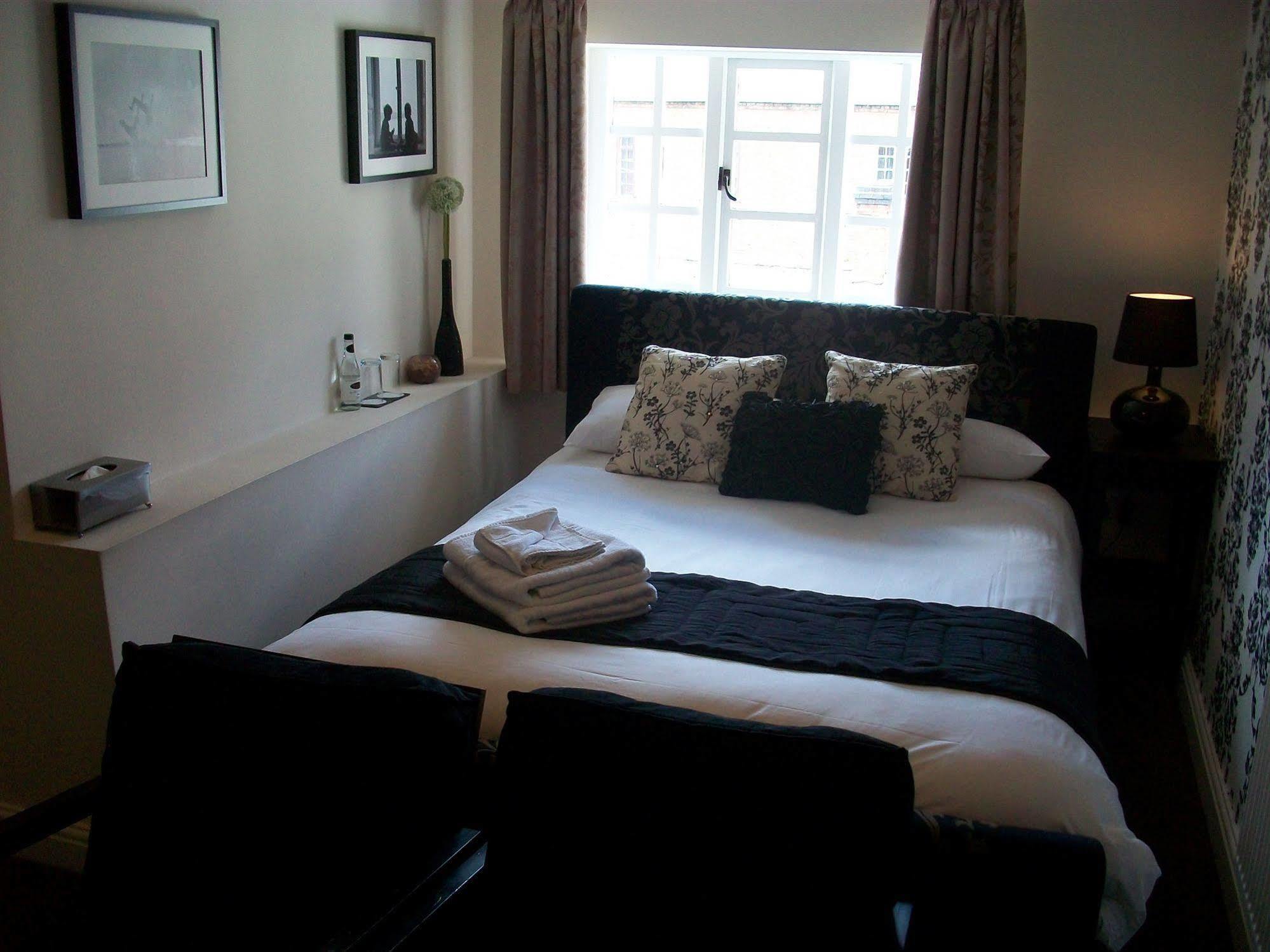 The Littleton Arms Hotel Penkridge Luaran gambar