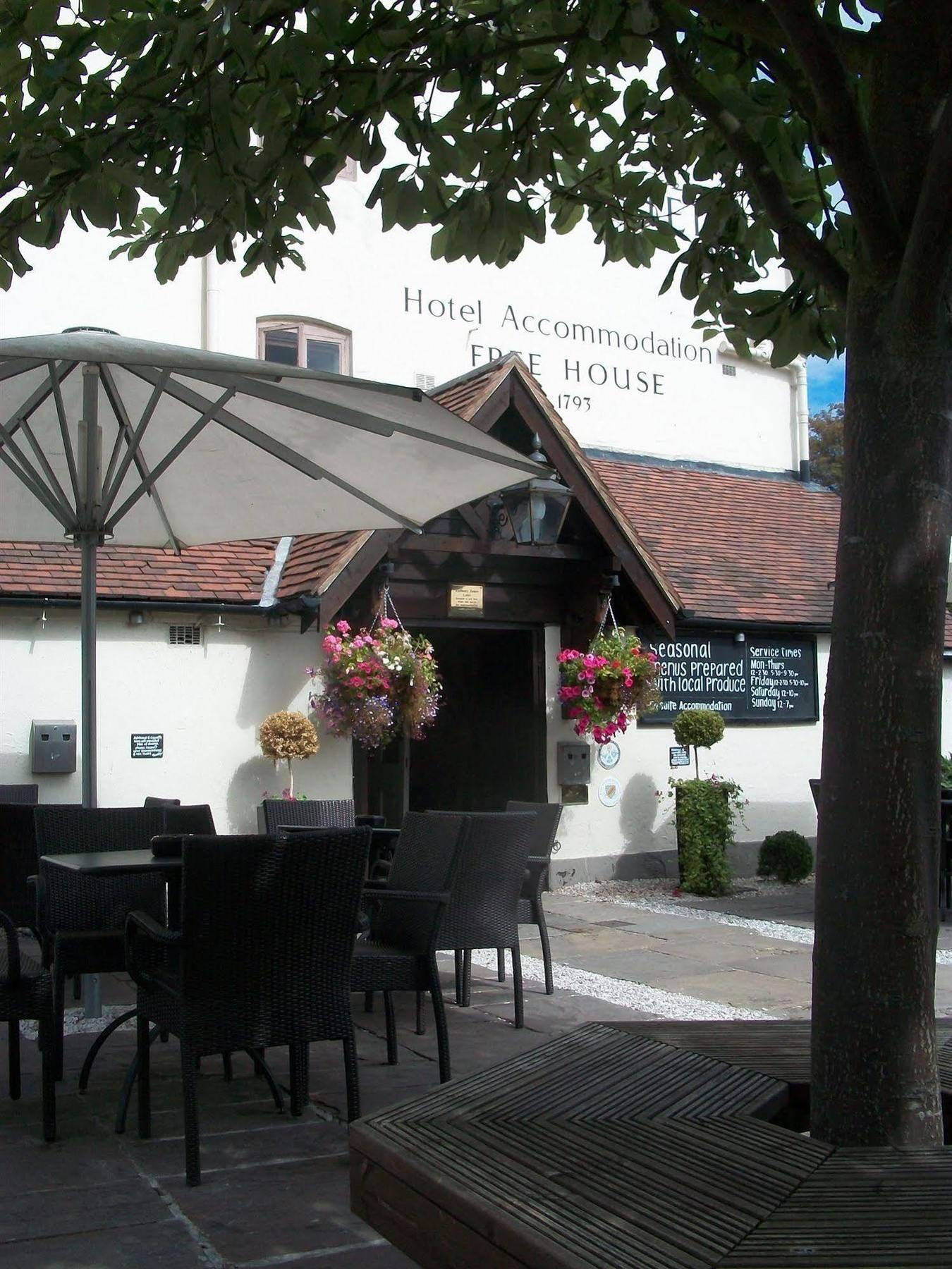The Littleton Arms Hotel Penkridge Luaran gambar