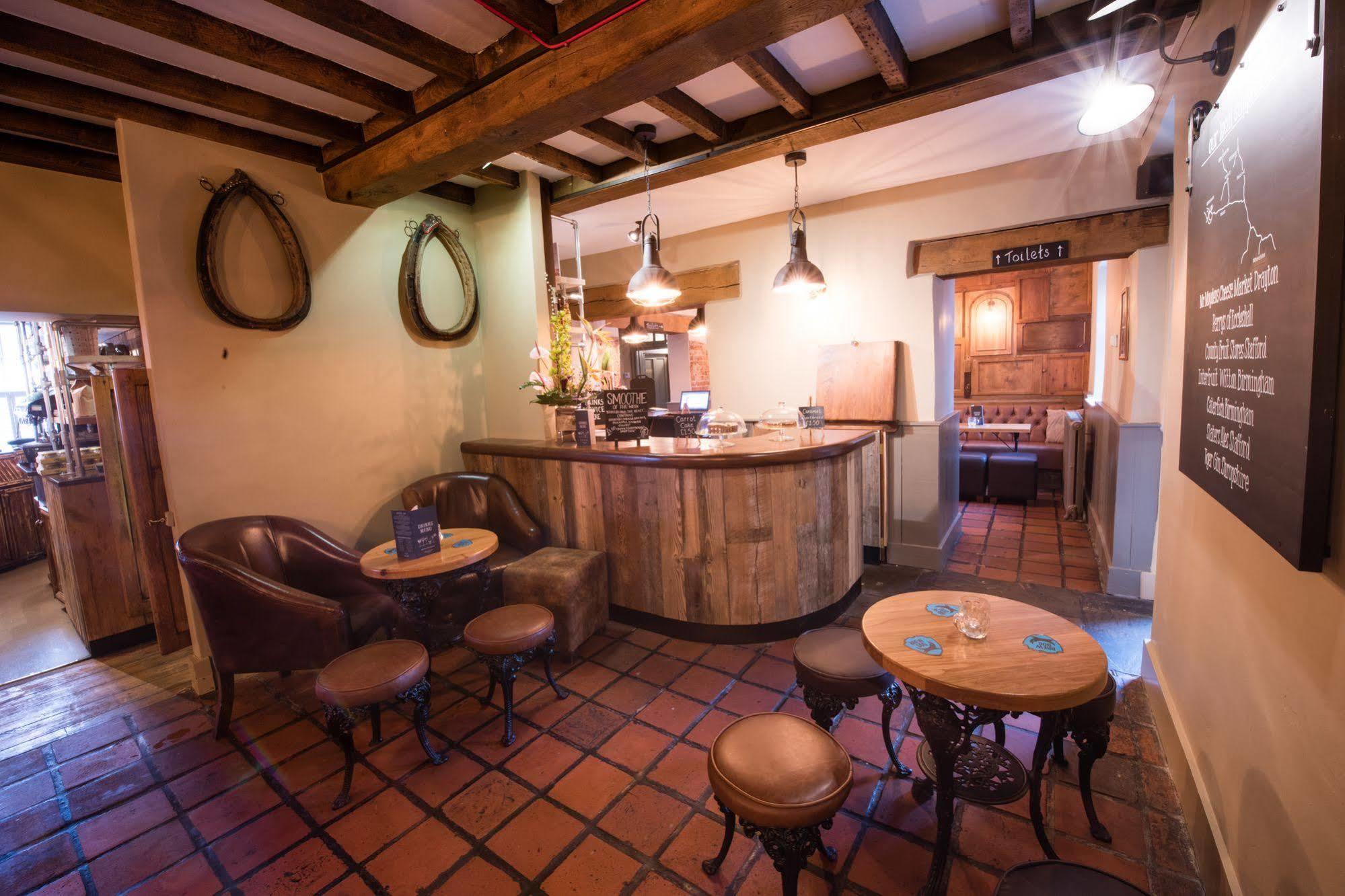The Littleton Arms Hotel Penkridge Luaran gambar